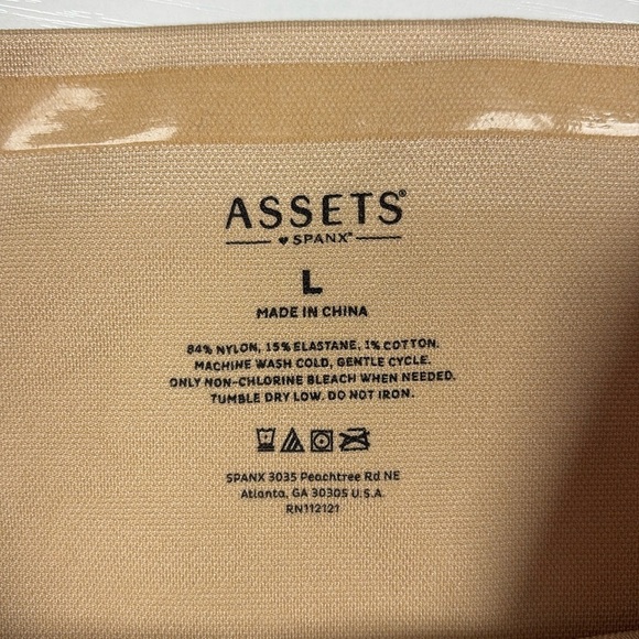 Assets by Spanx Remarkable Results High Rise Mid-Thigh Shapewear Shorts Large - Picture 8 of 8